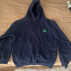 Hov1 snake merch  - Obs inte min bild utan den är lånad! Säljer min hov1 snake merch i bra skick. Kontakta mig för egna bilder! 💕💕💕 pris kan diskuteras