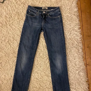 Acne jeans - Lågmidjade acne jeans, står ej för frakt💕