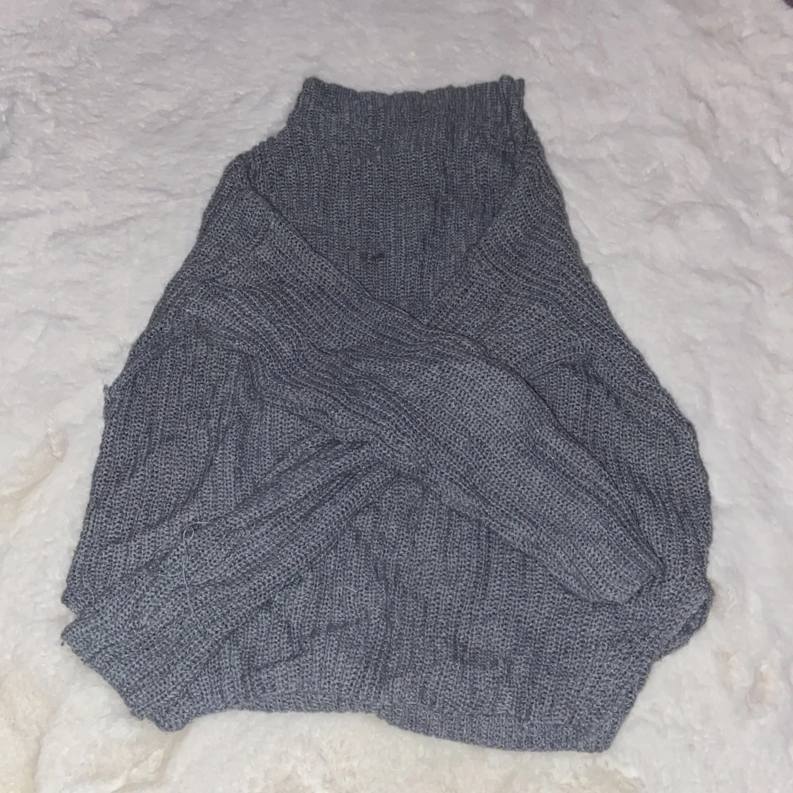 Grå höghalsad stickad tröja - 90