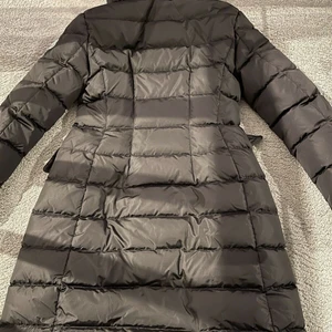Moncler dam jacka  - Använd några gånger är som i nyskick 