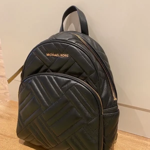 Michael kors sekk - Helt ny Michael kors sekk ubrukt. Kan sendes 