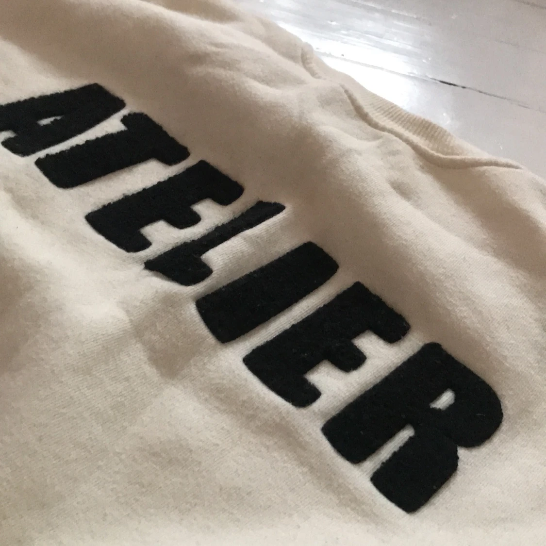 Beige långärmad tröja i storlek XS - 91