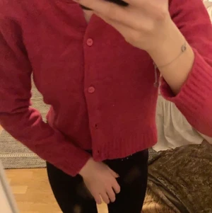 Rosa kofta från Zara - Rosa kofta från Zarah barn avdelning, super skön och helt ny! Endast använd 2 gånger. 