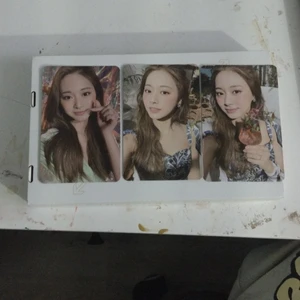 Trading these tre Tzuzy cards - Im trading these tre Tzuzy cards from Alcohol Free official cards.   I want Mina,Jeongjeon and Jihyo for these tre😁