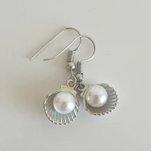 Ørringe  - Øreringe sælges for 25 ,-