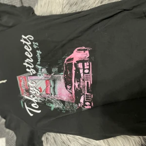 T shirts - T shirts 60 kr st , alla för 120kr. Färg svart beige och pastell lila