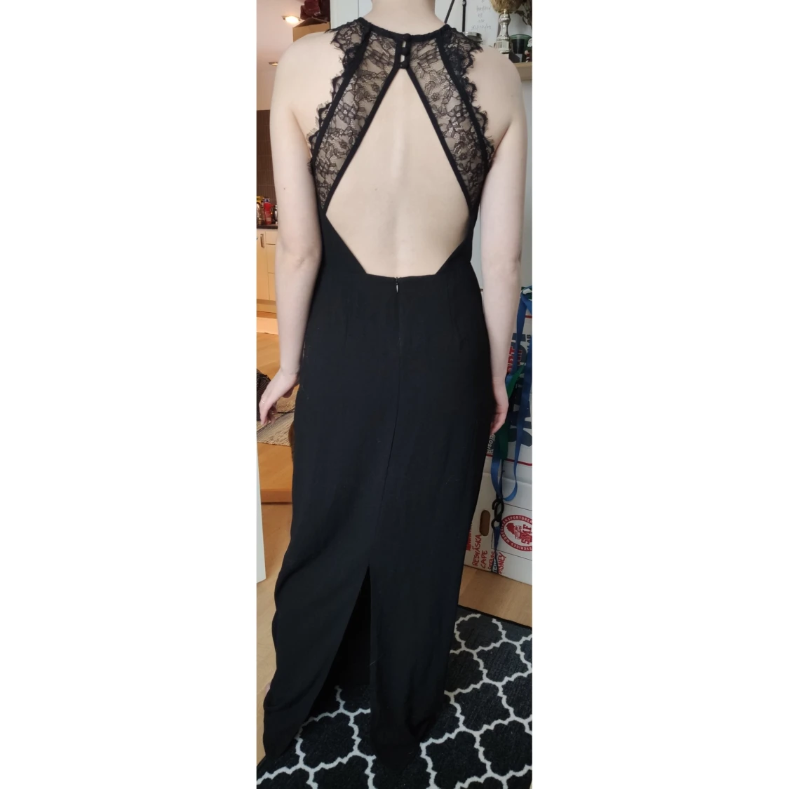 Svart lång klänning från Nly eve 