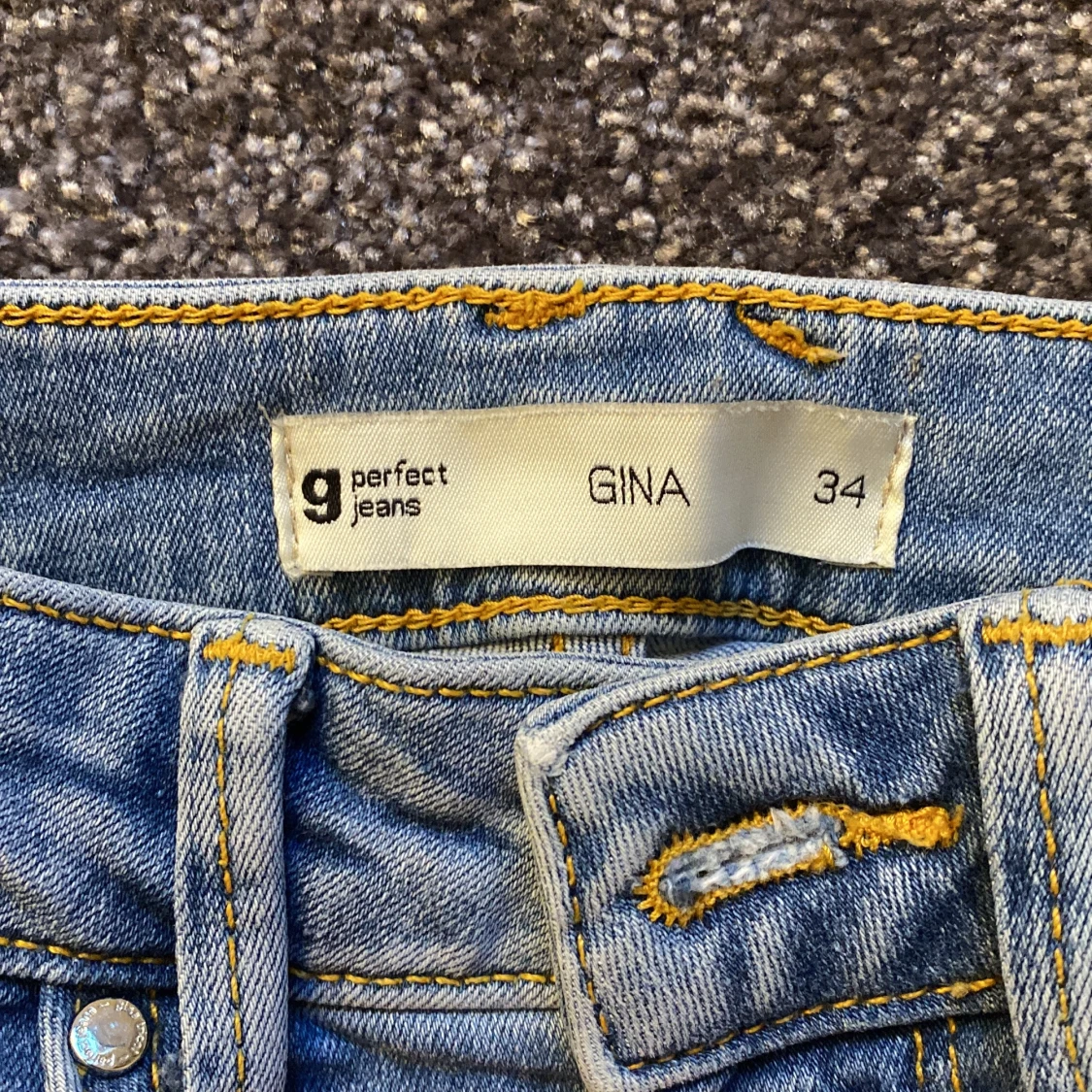 Blåa högmidjade jeans  - 91