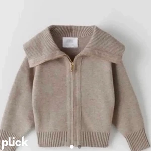 Zara tröja/kofta  - Zara kofta storlek 164 så den passar för xs-s bra skick och nästan aldrig använd! (Lånade bilder) 