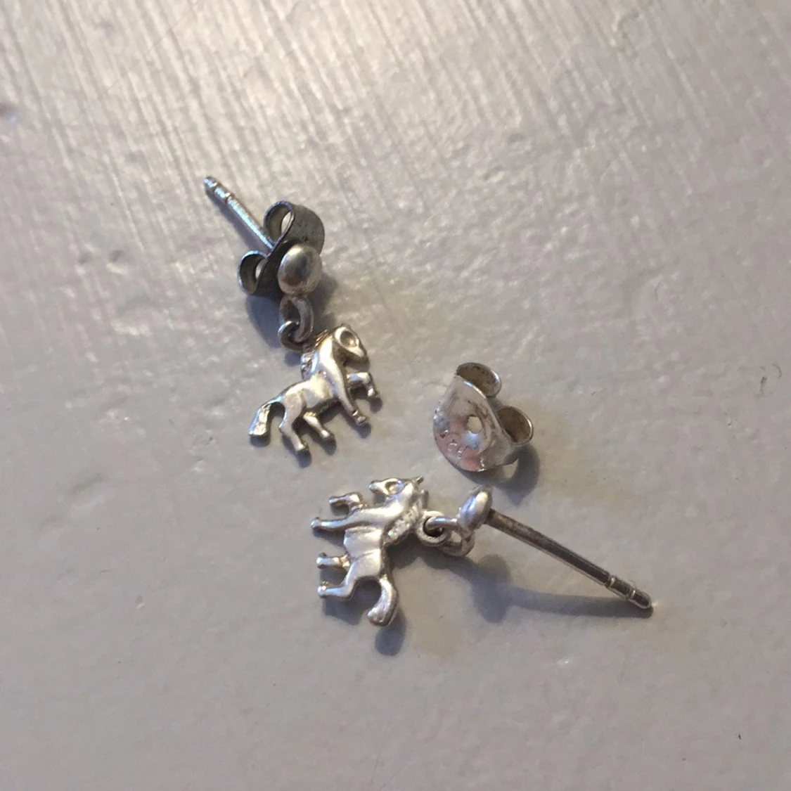 Örhängen av silver - 90