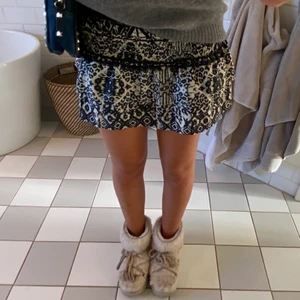 Volangkjol - Så fin volangkjol från Zara! Älskar denna, sjukt snygg med resår! ❤️