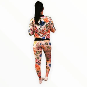 Adidas ziptröja/leggings  - Storlek Smal. Säljes ihop 800 kr