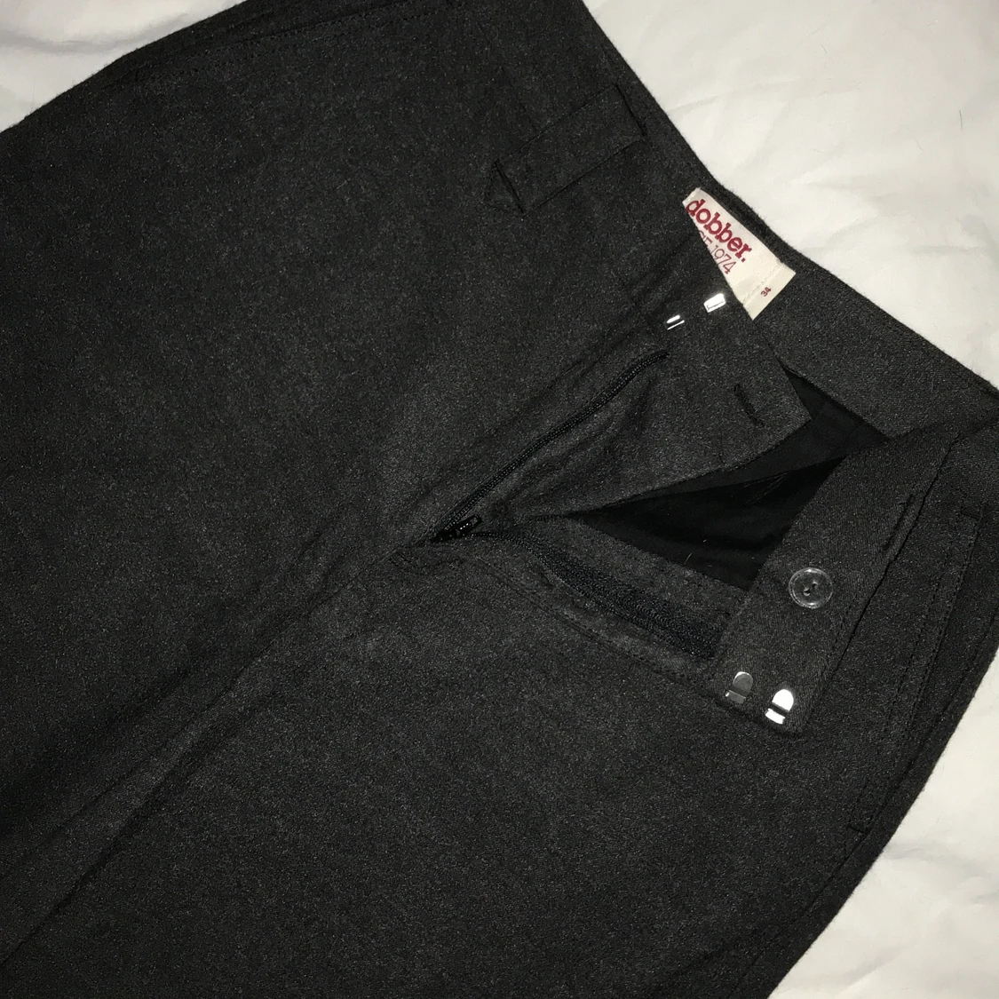 Mörk gråa byxor  - 90