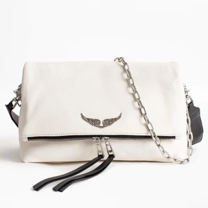 Zadig Voltaire Rocky bag - Intresse koll på min fina zadig väska. Köptes i vintras och är knappt använd. Alltså väldigt bra skick. Är sugen på att köpa något nytt så hör gärna av er om ni är intresserade. Köpt för ca 4000 kr