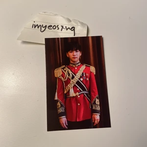 AB6IX Woong photocard - Offical Woong (AB6IX) photocard från Salute albumet. fint skick. kan mötas upp i stockholm eller skickas, jag står inte för postens slarv <33