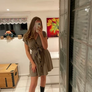 Klänning - En klänning i skönt material. 