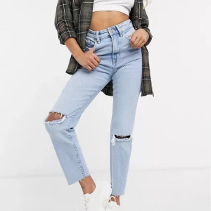 Jeans  - super fina blåa jeans i storlek 36 , säljer pga att dem inte kommer till användning tyvärr och dem är endast testade!