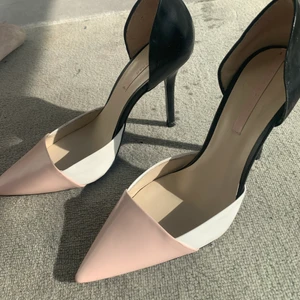 Klackar - Pågrund av flytt så säljer jag mina klackar billigt!