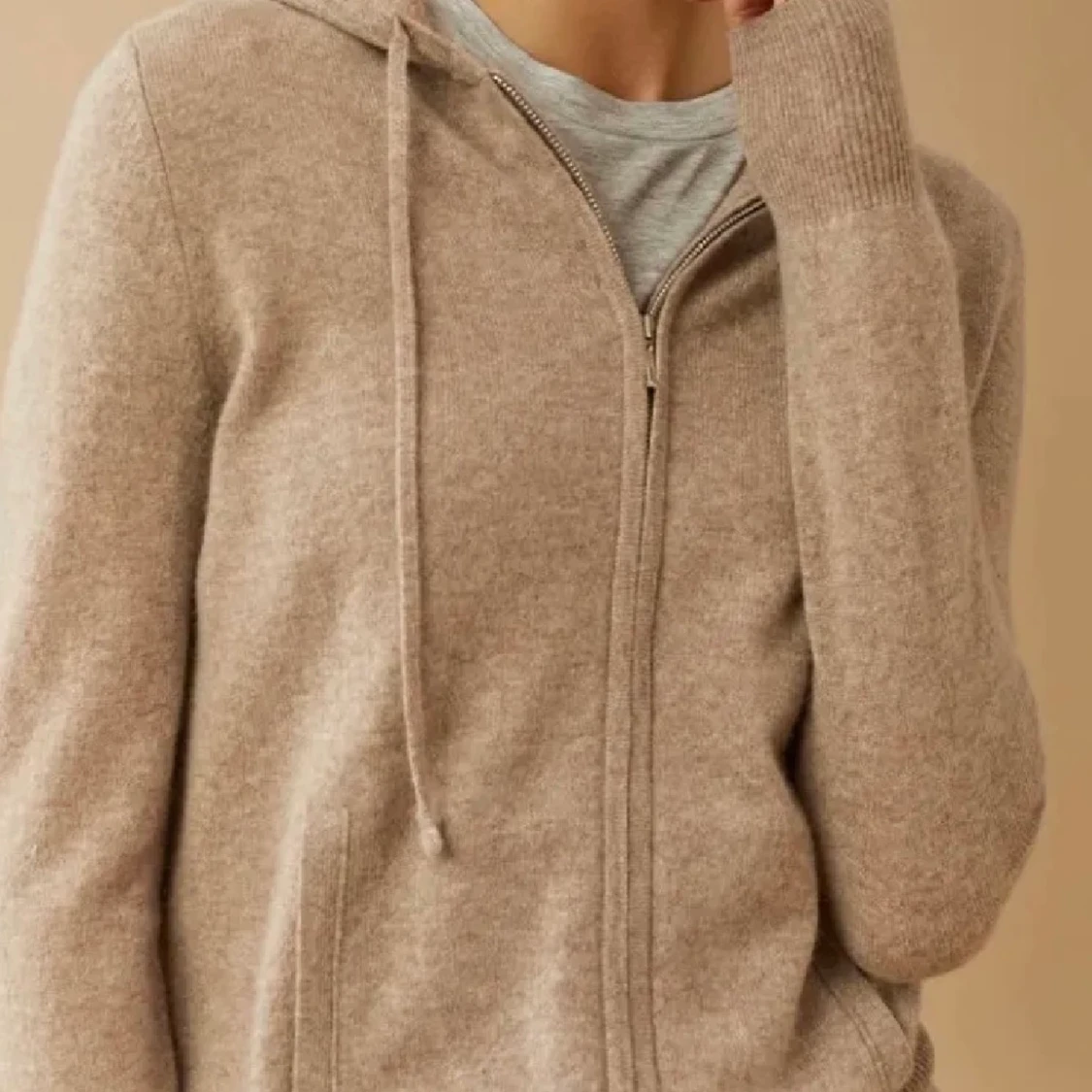 Soft goat cashmere hoodie - 90