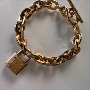 Michael Kors  - Använd 1 gång som ny , köpt på NK.