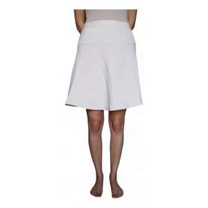 Jättefin kjol A-linjeformad från Tiger of Sweden, superfin kvalitet. Skick: har en liten repa från klädhängaren annars perfekt! Färg: varm cream/nude. 