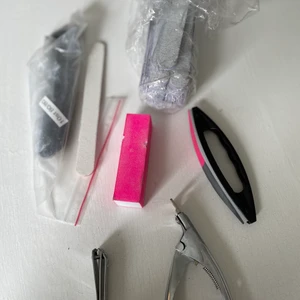 Naglar  - Här är det andra jag säljer