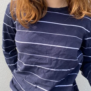 Randig tröja - Fin långärmad tröja, köparen står för frakt💕