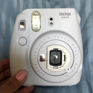 kamera - en instamax kamera, sälja pga kommer inte till användning. Fungerar prima finns o köpa kort på tex mediamarket eller teknikmagasinet! nypris 1000kr använd under 1 tillfälle