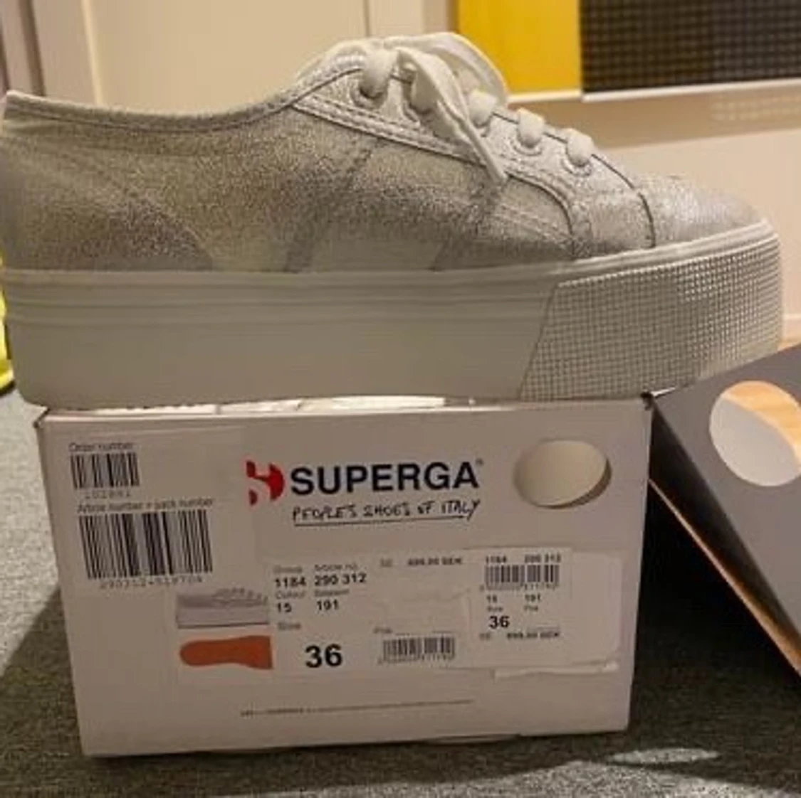 Skor SUPERGA