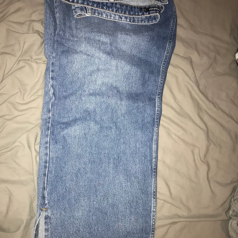 High waisted jeans med rak ben som blivit använd 2 gånger bara☹️ . Jeans & Byxor.