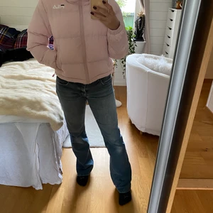 Fila jacka - Rosa cool fila jacka. Lite kortare i modellen.