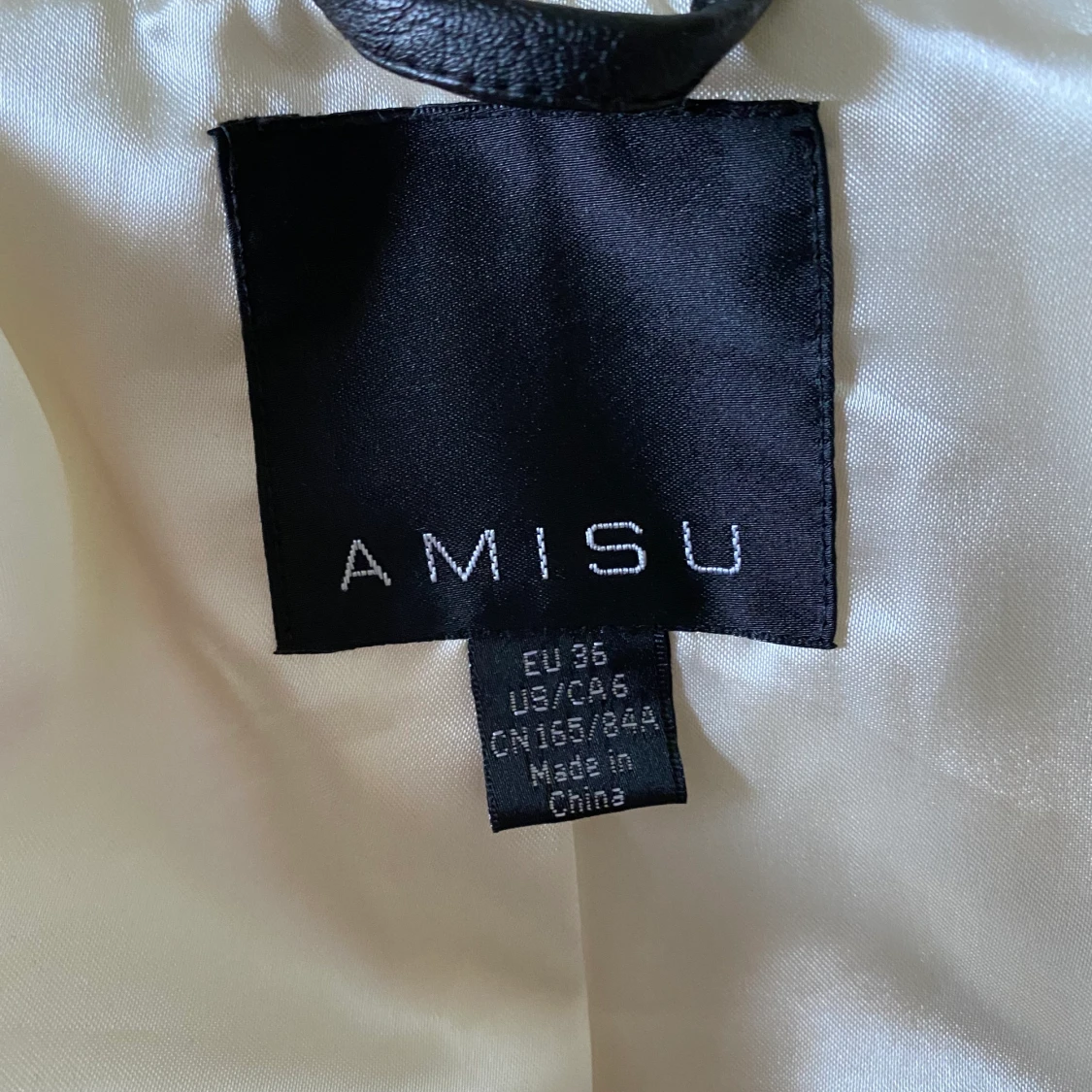 Detaljerad skinnjacka   - 91