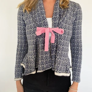 Storlek: XS/S/M - Trendig Odd Molly Cardigan kofta i fint skick💕. Köpt i storlek ”2”, nypris 1795 kr. Kontakta mig för mer bilder och intresse🥰