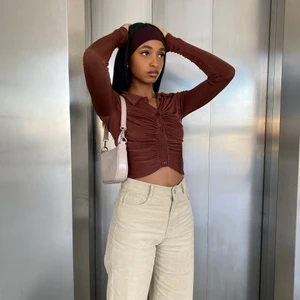 Långärmad tröja i chokladfärg🤎 - i bra skick 🥰✨säljer pga flytt 