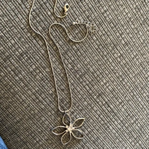 Halsband  - Säljer detta mkt fina halsband för 30kr + frakt. Meddela för frågor💗💗💗💗