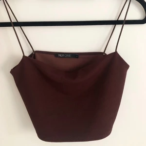 Topp - Jätte fin topp från Nelly.com som jag köpte i somras men aldrig kommit till användning⚡️💞