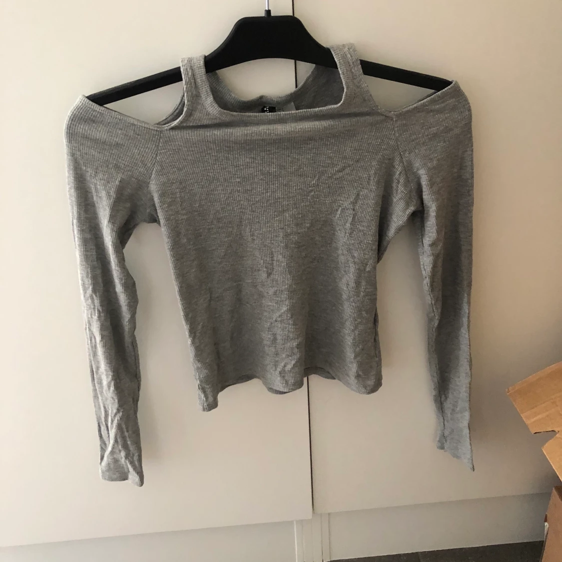Grå tröja - 90