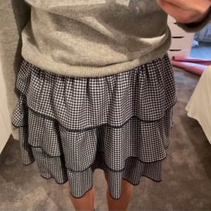 Rutig Zara kjol  - SÅLD!