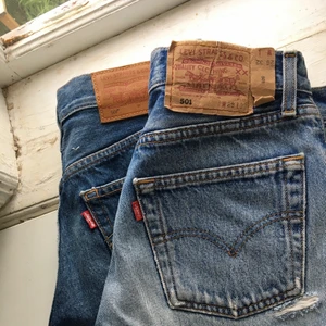 Levi’s shorts  - Ett bar ljusblå Levi’s jeans shorts i storlek W28 (är vintage så passar mindre storlekar också!) som jag fyndat på secondhand. De kommer dock inte till användning länge så säljer dem för 200 kr🌸 (Läs bio✨)
