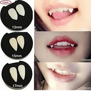 tänder - vampyr tänder som är köpta på blue fox för 150kr. limmet till tänderna ingår. aldrig använda!! <3