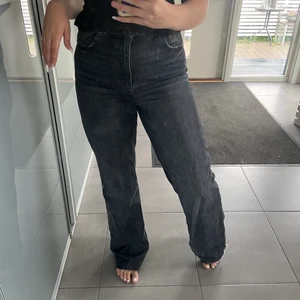Jeans - Grå/svarta visa jenas från zara helt slutsålda 