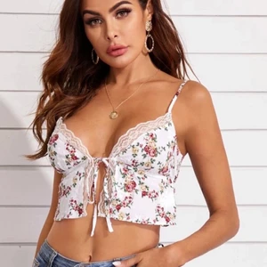 Spetstopp  - Supersöt knyttopp! Aldrig använd. 