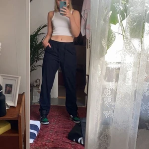 Blå linnebyxor - Sååå fina raka linnebyxor från hm’s herravdelning🤍