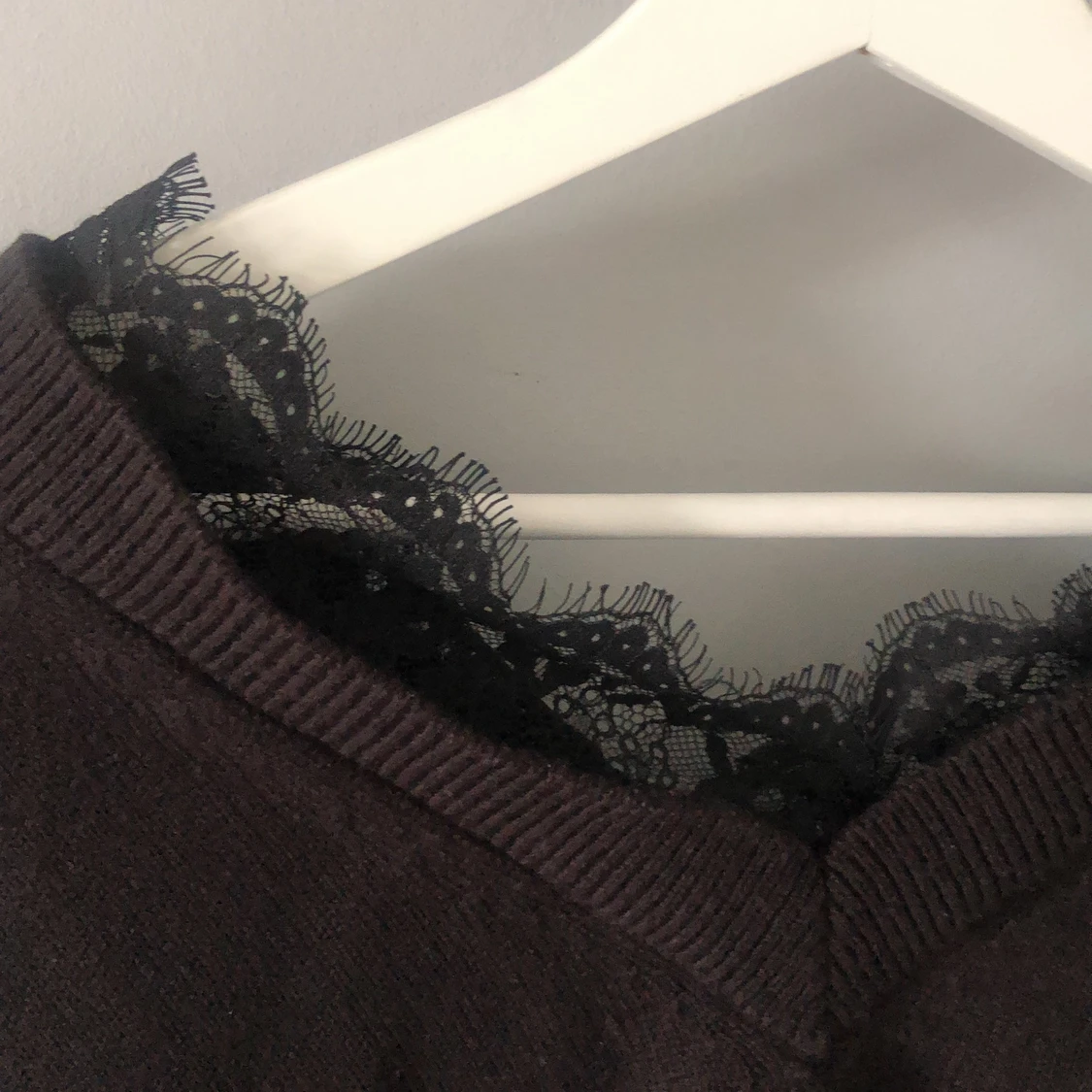 Tröja med spets detaljer - 90