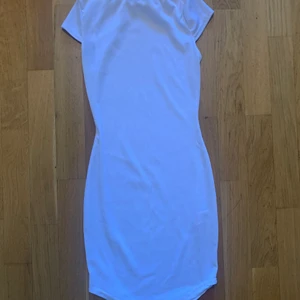 Vit bodycon klänning  - Tight klänni storlek xxs