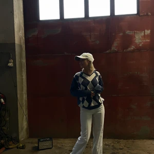 Lily of the Valley - stickad tröja - Stickad tröja i argyle mönster! Passar XS-S 🤎