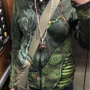 Sol och måne - Fett cool slå och mån hoodie har andvänt cirka 2-4 gånger så den är i jätte bra kondition säljer den för att jag behöver lite extra pengar (köpare står för frakt) (kan mötas up TC eller slussen)