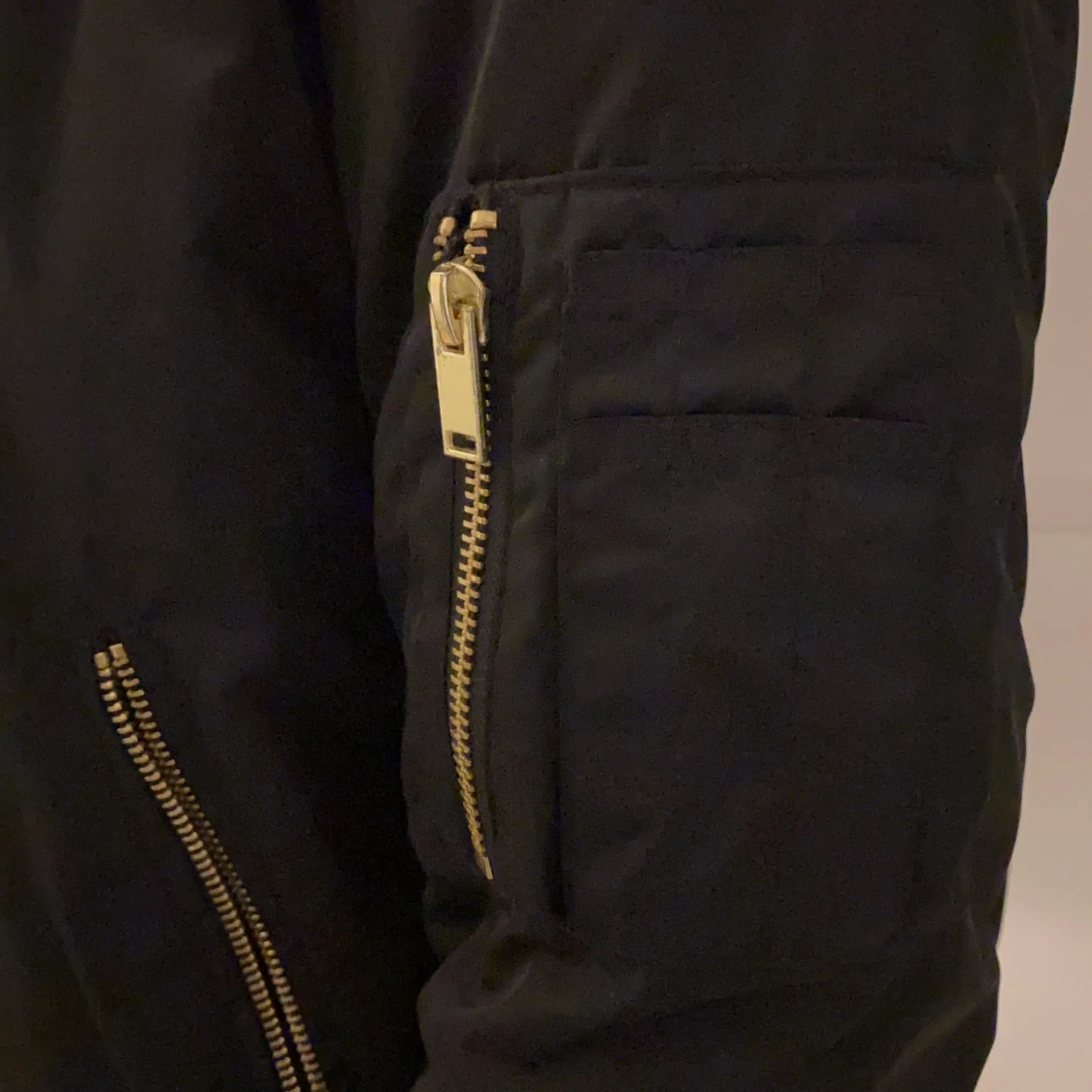 Svart Bomberjacka  - 90