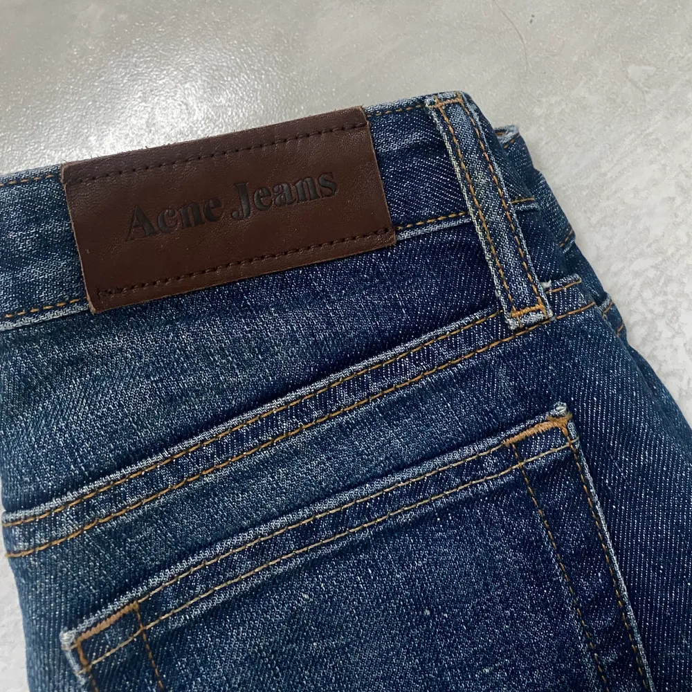 Säljer super snygga acnejeans från mitt UF-företag- modern Vintage UF 💕💕. Jeans & Byxor.