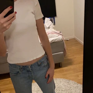 Zara - Ska även sälja en annan tröja köpt i vintras som är använd ett få antal gånger vilket innebär att den också ska säljas. 